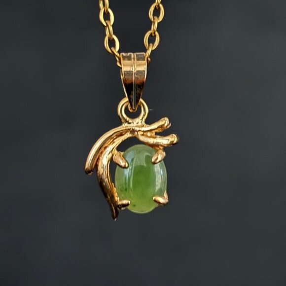 Vintage Jade Pendant Necklace, Dolphin Ore 18K Gold Electroplate - Picture 3 of 5